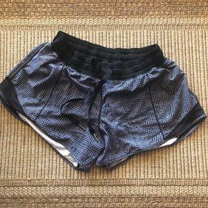 Lululemon Hotty Hot shorts size 10